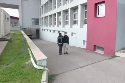 Adana'da 5 milyon liralık kaçak sigara operasyonu: Kamyonetten 50 bin paket çıktı