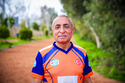 Adanalı 'Genç' atlet: 70 yaşında pistlerin tozunu attırıyor