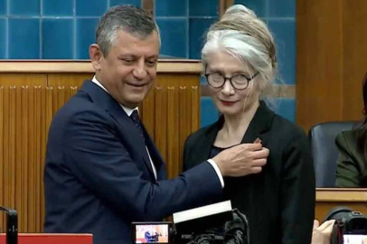 CHP'ye geri dönen  Emine Ülker Tarhan kimdir?