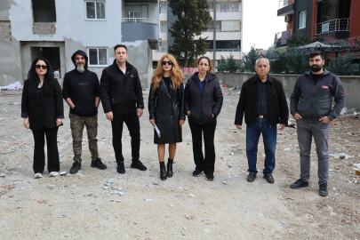 Adana'da aldıkları daireler yıllardır bitmeyen mağdurlar inşaat önünde eylem yaptı
