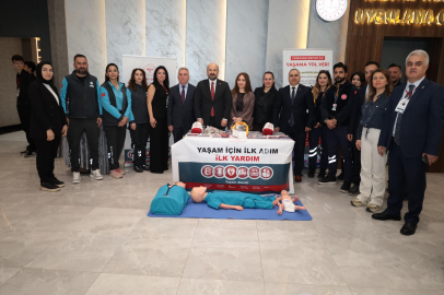 Adana’da geleceğin hekimleri tıp sempozyumunda buluştu