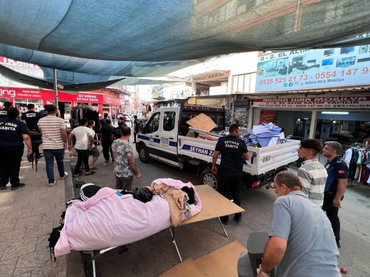 Adana’da kaldırım işgalleri yayaların güvenliğini tehdit ediyor