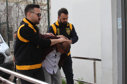 Adana'da trafikte dehşet saçan tır sürücüsü ve oğlu tutuklandı