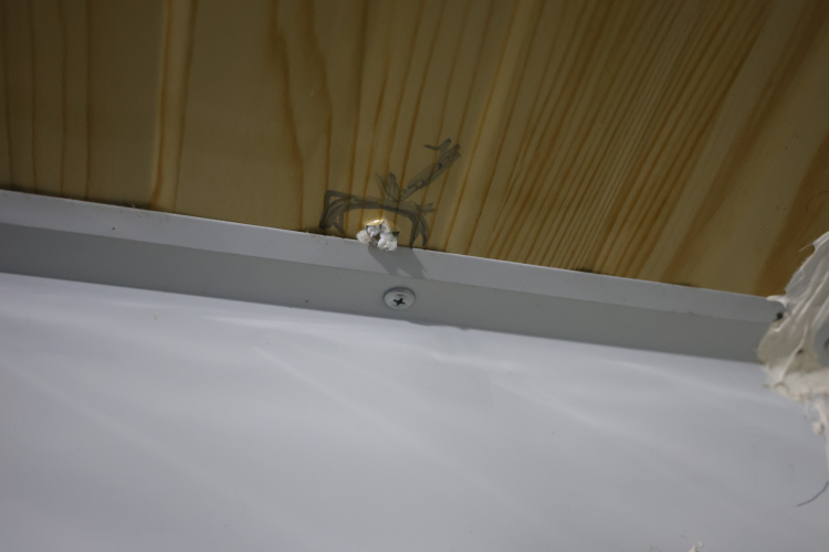 Hatay'da konteyneri delip geçen yorgun mermi uyuyan güvenlik görevlisinin kafasına isabet etti 2