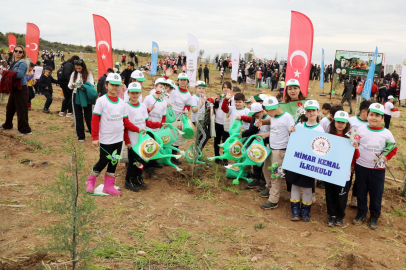 Mimar Kemal İlkokulu öğrencilerinden 'Yeşil Vatan'a can suyu!