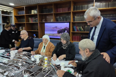 Seyhan Huzurevi Yaşlı Bakım ve Rehabilitasyon Merkezi’nde vatandaşlar yaratıcılıklarını seramikle buluşturdu