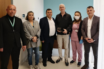 Bekir Nennioğlu, “Yılın Hekimi” seçilen Koray Daş’ı tebrik etti