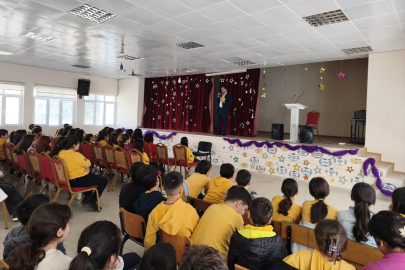 Adana Kitap Sohbetleri ile yazarlar öğrencilerle buluştu