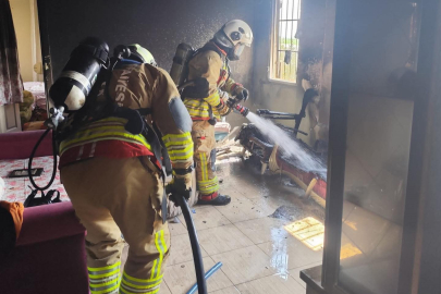 Hatay’da ev alevlere teslim oldu