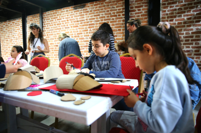 Adana Tiyatro Festivali'nde çocuklara özel kukla yapım atölyesi