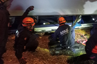 Antalya’da cezaevi servisi şarampole devrildi: 16 infaz koruma memuru yaralandı