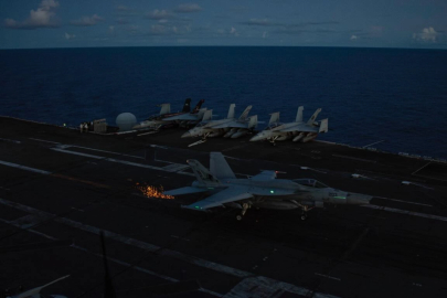 İran’dan ABD’ye yeni füze operasyonu: Yakıt uçakları ve destek gemisi hedef alındı