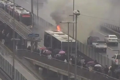 İstanbul Şişli’de metrobüsün motoru alev aldı