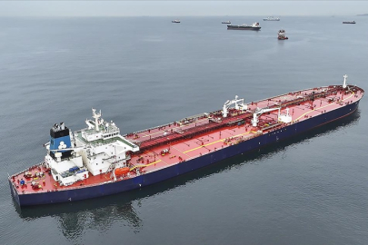 Karadeniz'de saldırıya uğrayan "Altura" isimli tanker Kilyos açıklarına demirledi