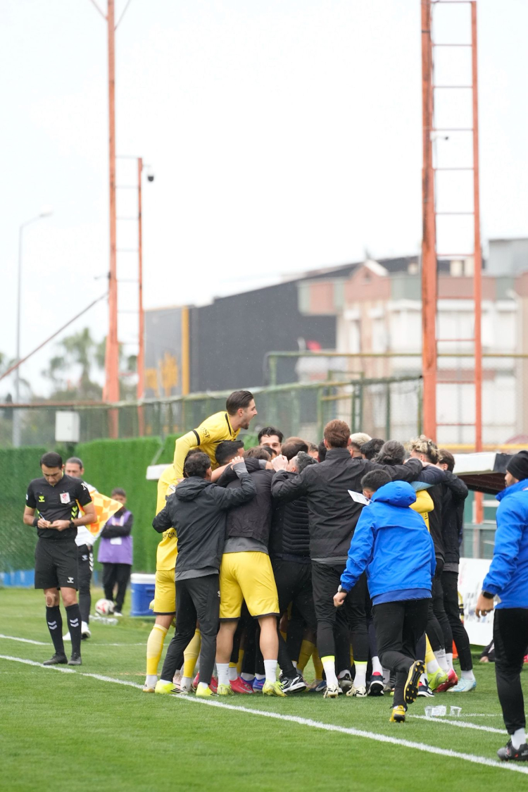 Adana 01 FK zirve yarışında iddiasını güçlendirdi 4