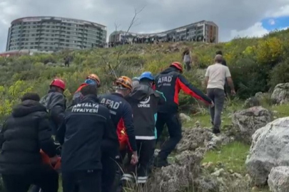 Dengesini kaybederek kayalıklardan düşen kadını ekipler kurtardı