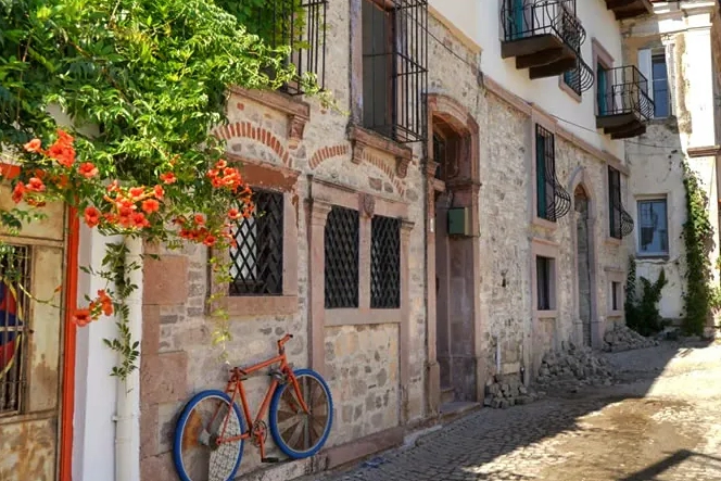 Türkiye’nin tarih kokan sokakları ziyaretçilerini büyülüyor