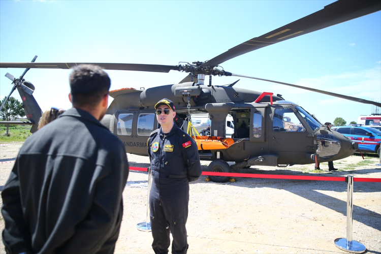 GENÇLER VE İŞ DÜNYASI AYNI ÇATIDA