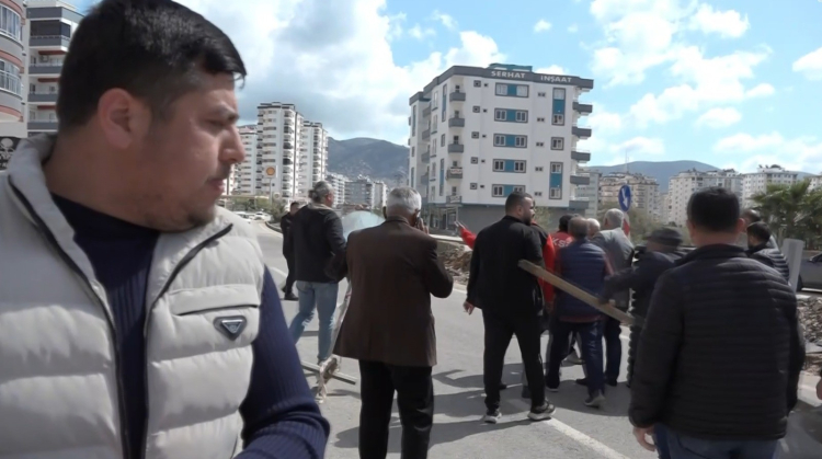 Adana Kozan'daki kavşak düzenlemesine vatandaşlardan tepki 3