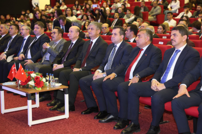 Çukurova Üniversitesi’nde Gençler Kariyer Fuarı’nda iş dünyasıyla buluştu