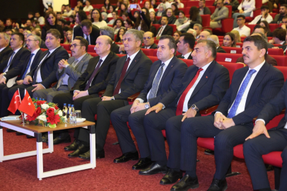 Çukurova Üniversitesi’nde Gençler Kariyer Fuarı’nda iş dünyasıyla buluştu