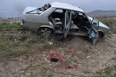 Isparta’da karavan ile otomobil çarpıştı: 3 kişi yaralandı, 1’i ağır