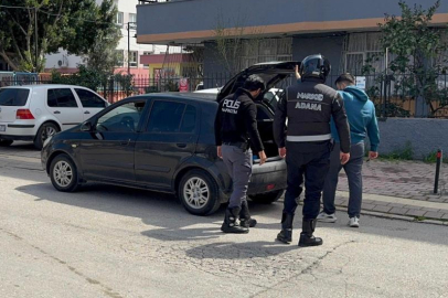 Adana’da okul çevrelerinde narkotik denetimi