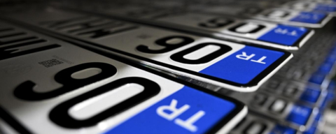 APP plaka cezası 1 Nisan’da başlıyor: 140 bin tl ceza ve trafikten men geliyor