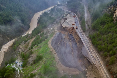 Adana'da heyelan nedeniyle Feke-Saimbeyli kara yolu ulaşıma kapandı