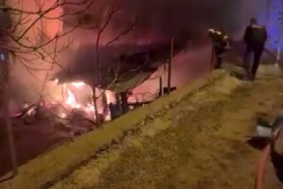 Adana Tufanbeyli’de ahşap ev ve ahır küle döndü