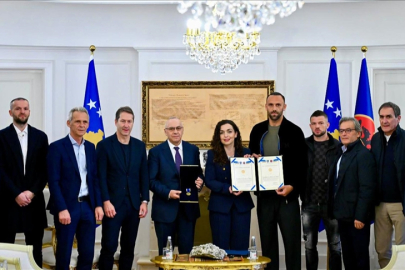 Kosova Milli Futbol Takımı’na Cumhurbaşkanlığı Liyakat Madalyası verildi