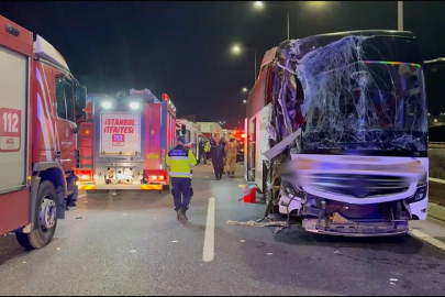 Kuzey Marmara Otoyolu'nda tır ile yolcu otobüsü çarpıştı, 10 kişi yaralandı