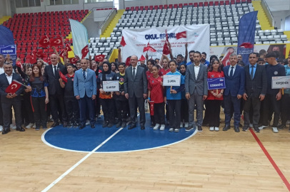 Osmaniye’de okul sporları dart grup birinciliği başladı