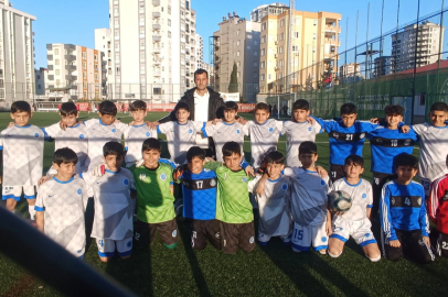 Seyhan Belediyespor U11’in Kalecisi Doruk Akyollar performansıyla dikkat çekiyor