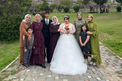 Adana’da Down sendromlu Gülayfer’in gelinlik hayali gerçeğe dönüştü