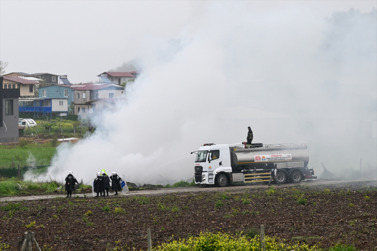 Evini ateşe verdi: Müdahale edildi