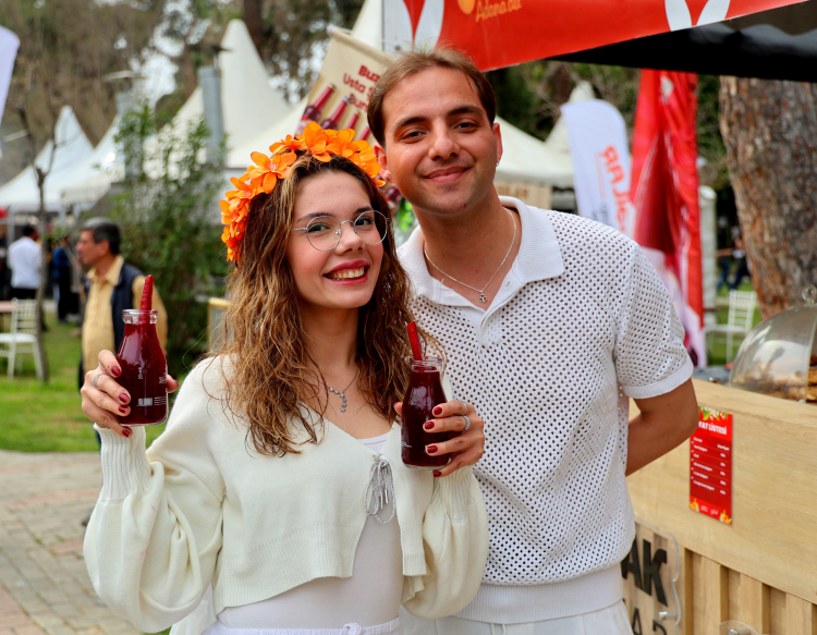 Adana Portakal Çiçeği Karnavalı'nda tescilli lezzet şalgam suyuna yoğun ilgi 2