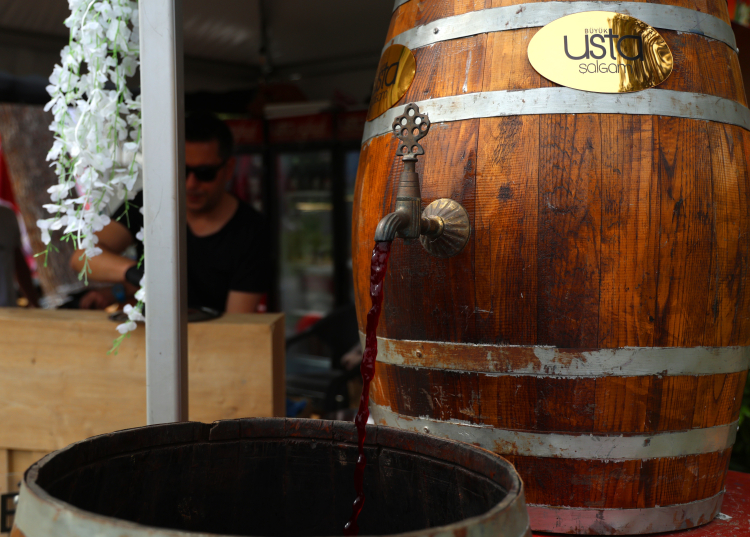 Adana Portakal Çiçeği Karnavalı'nda tescilli lezzet şalgam suyuna yoğun ilgi 3