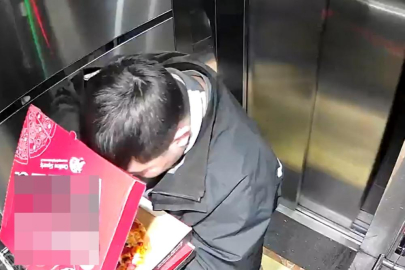 Düzce’de pizzayı yiyip asansöre tuvaletini yapan kurye gözaltına alındı