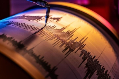 Endonezya'da 7,4 büyüklüğünde deprem meydana geldi