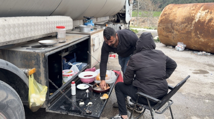 Osmaniye Bahçe'de fuel-oil yüklü tanker şoförlerinin bekleyişi 12. güne girdi 2