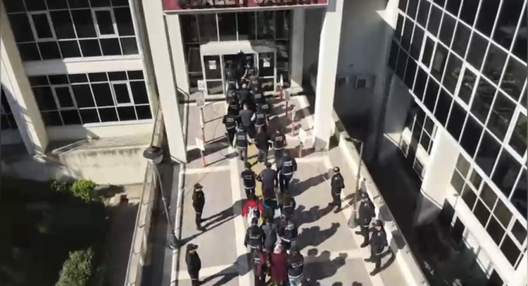 Osmaniye'de geniş kapsamlı uyuşturucu operasyonu 13 gözaltı 4