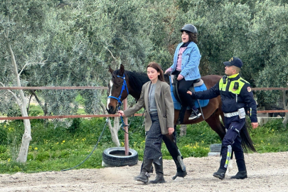 Silifke'de özel çocuklara at binme ve atla terapi eğitimi verildi