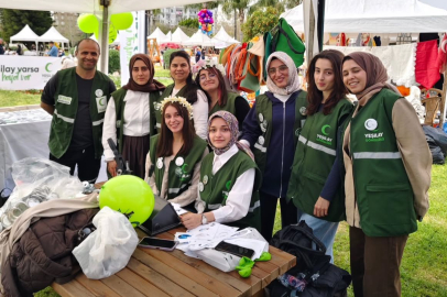 Yeşilay Adana Şubesi, Uluslararası Portakal Çiçeği Karnavalı’nda farkındalık oluşturdu