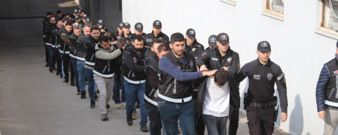 Adana’da tarihi operasyon: Geri dönüşüm tesisi değil kaçak sigara fabrikası çıktı