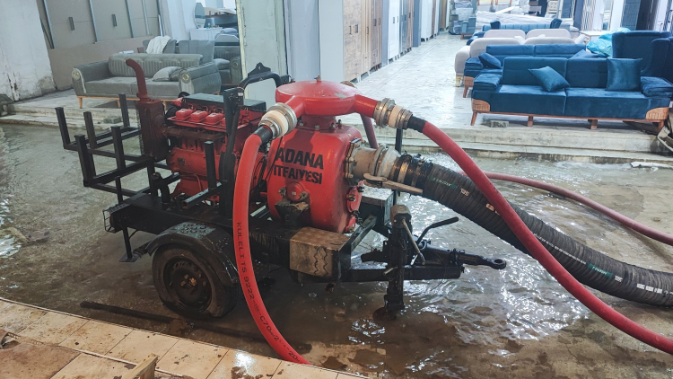 Adana Kocavezir İş Merkezi esnafının 27 yıllık su baskını çilesi sürüyor 2