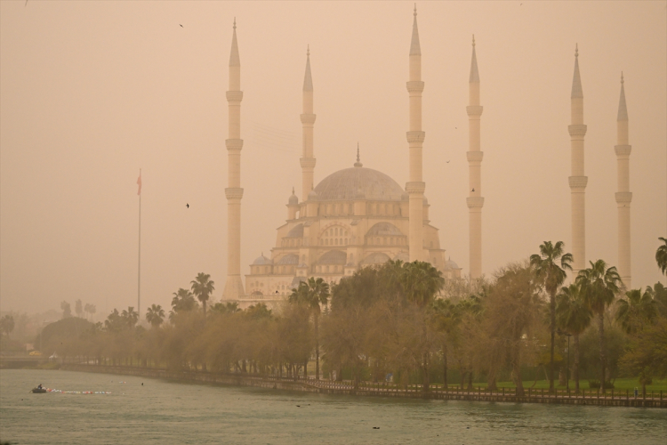 ADANA'DA HAVA KALİTESİ VE GÖRÜŞ MESAFESİ AZALDI