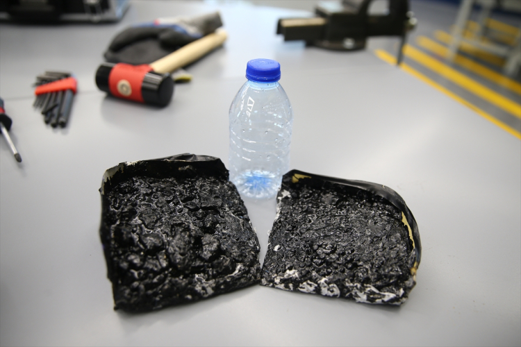 Adanalı lise öğrencisinin asfalt dayanıklılığını plastik atıklarla artırdığı projesi 4 ödül aldı 2