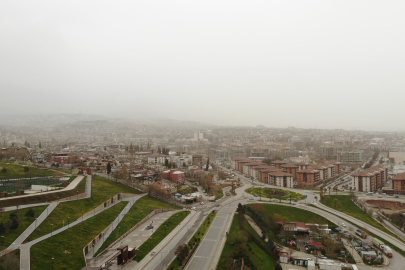 Kahramanmaraş’ta toz bulutu hayatı olumsuz etkiledi