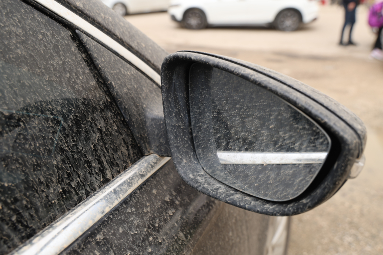 Kozan'da sağanak yağışla beraber gökyüzünden çamur yağdı 2